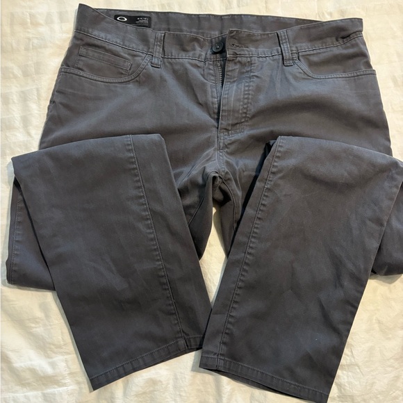 Oakley Chino Pant - Picture 1 of 5